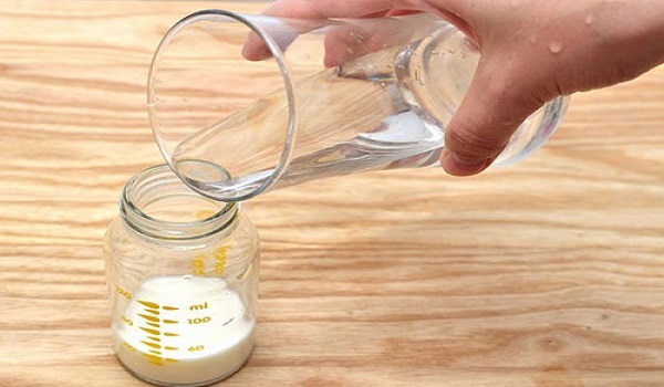 Có nên dùng nước Lavie để pha sữa?