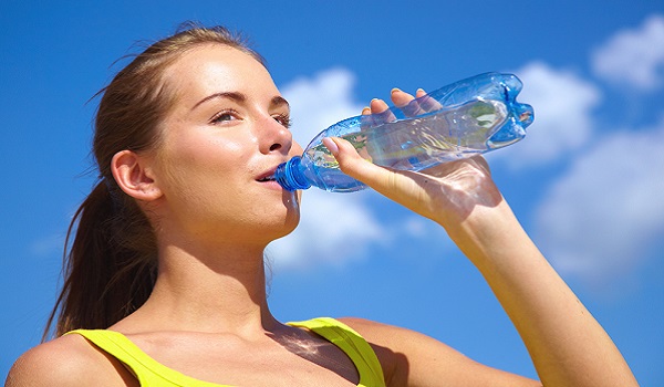 Nhu cầu nước uống của cơ thể vào mùa hè